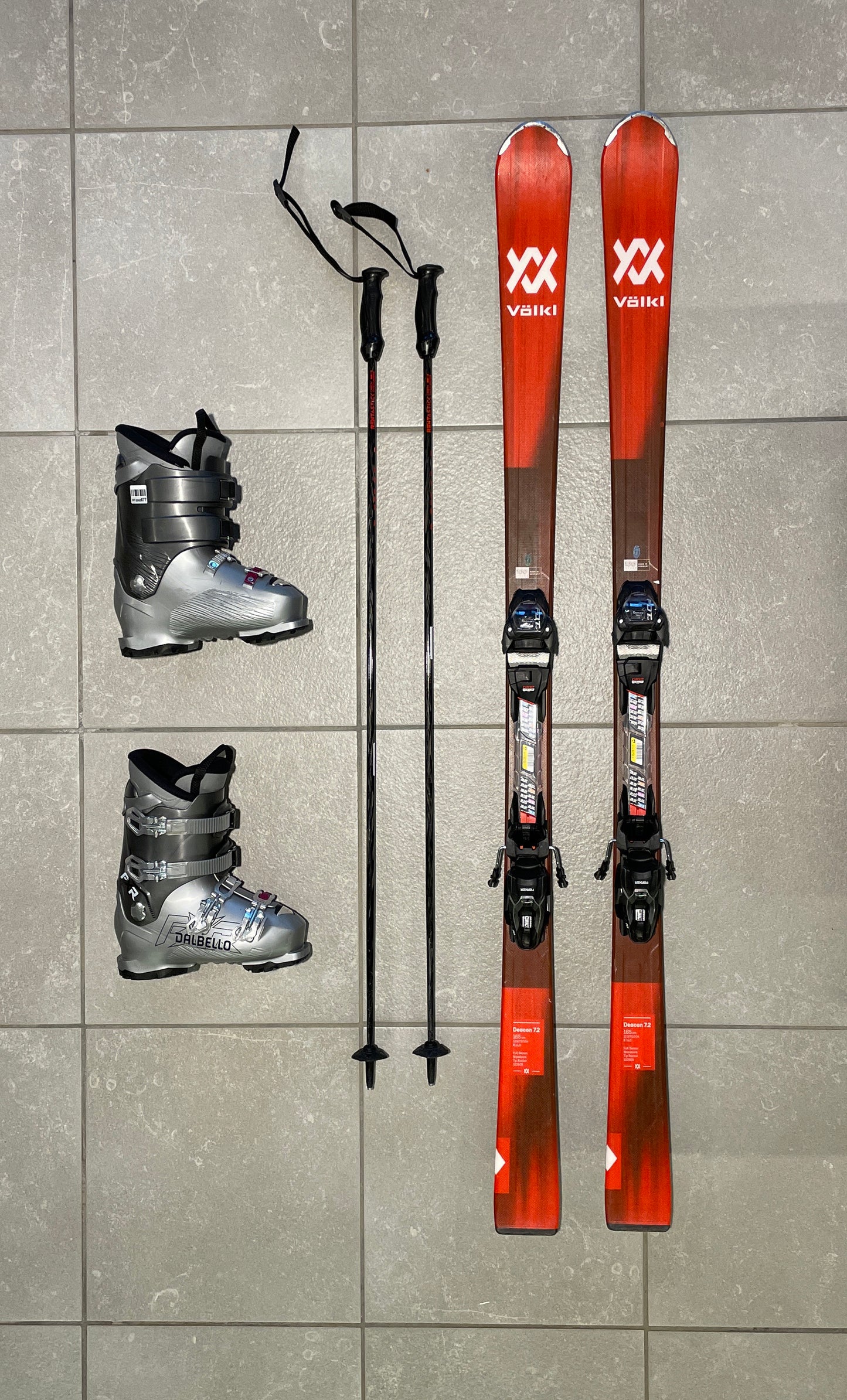 Ski rental set